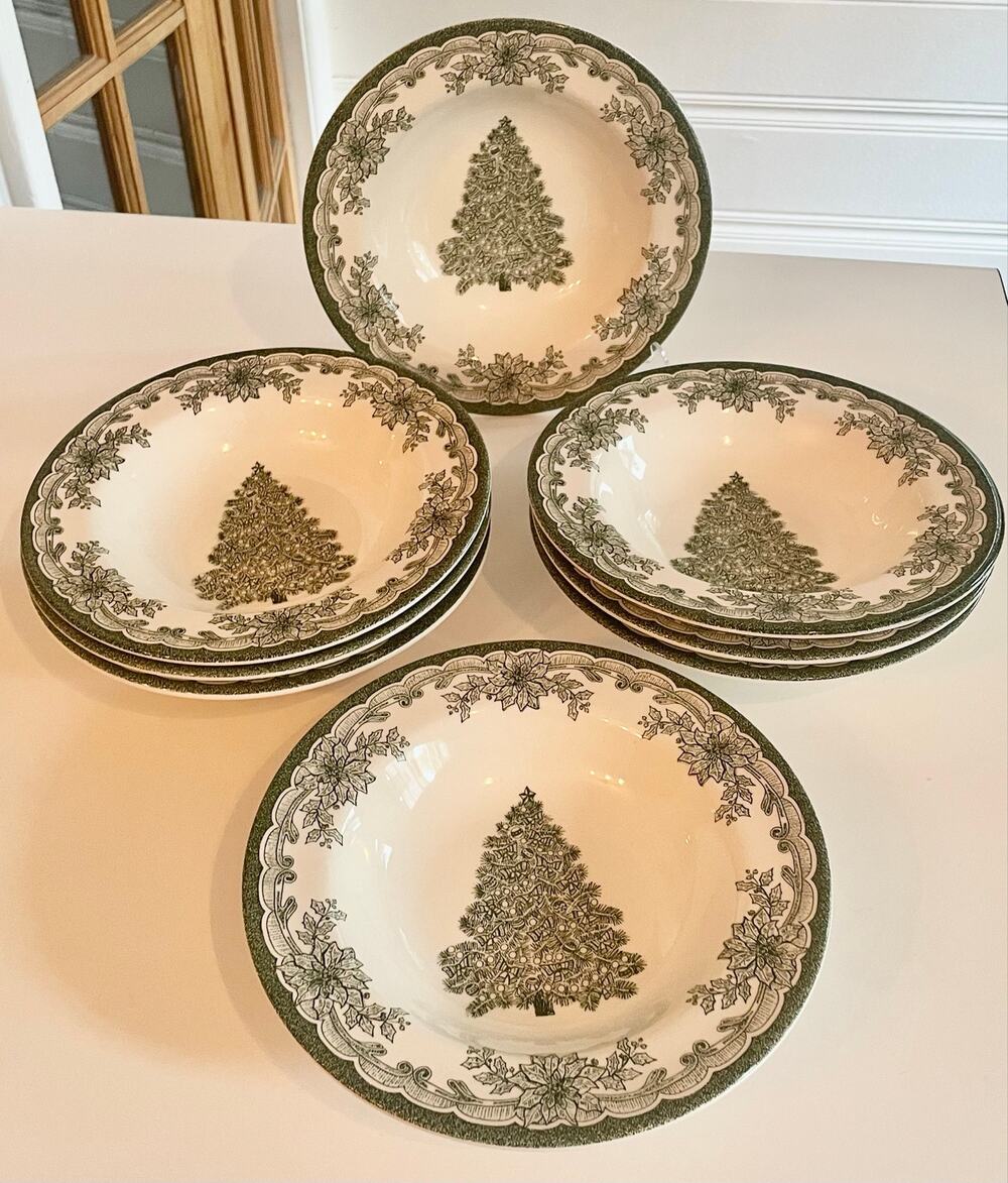 8pc Staffordshire Yuletide Green Holiday Soup/Pasta Bowls 8 1/2" Mint Cond